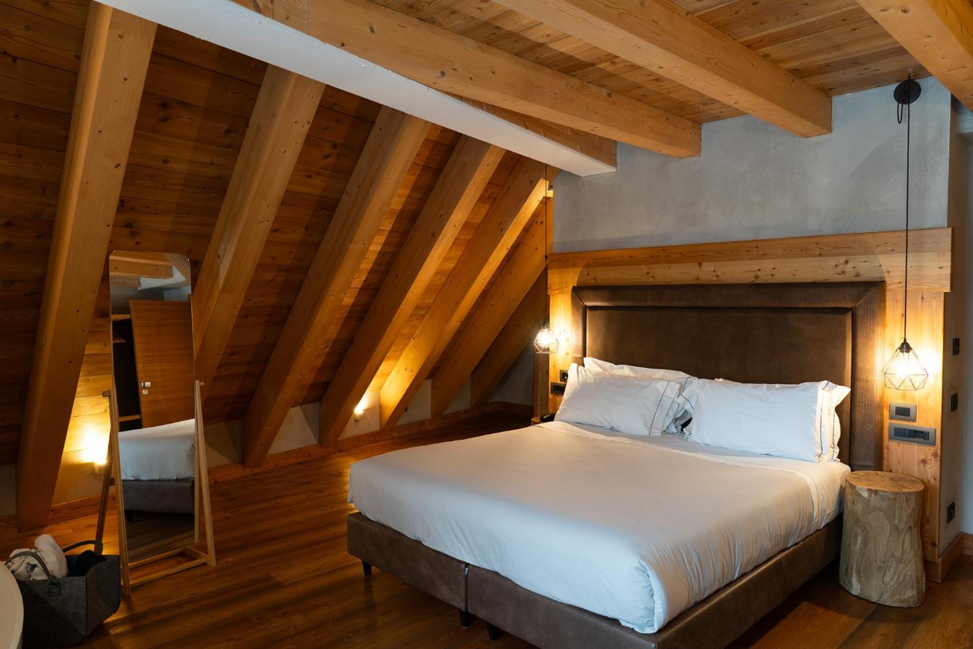Au Charmant Petit Lac - Ecohotel Parc & Spa Champoluc Kültér fotó