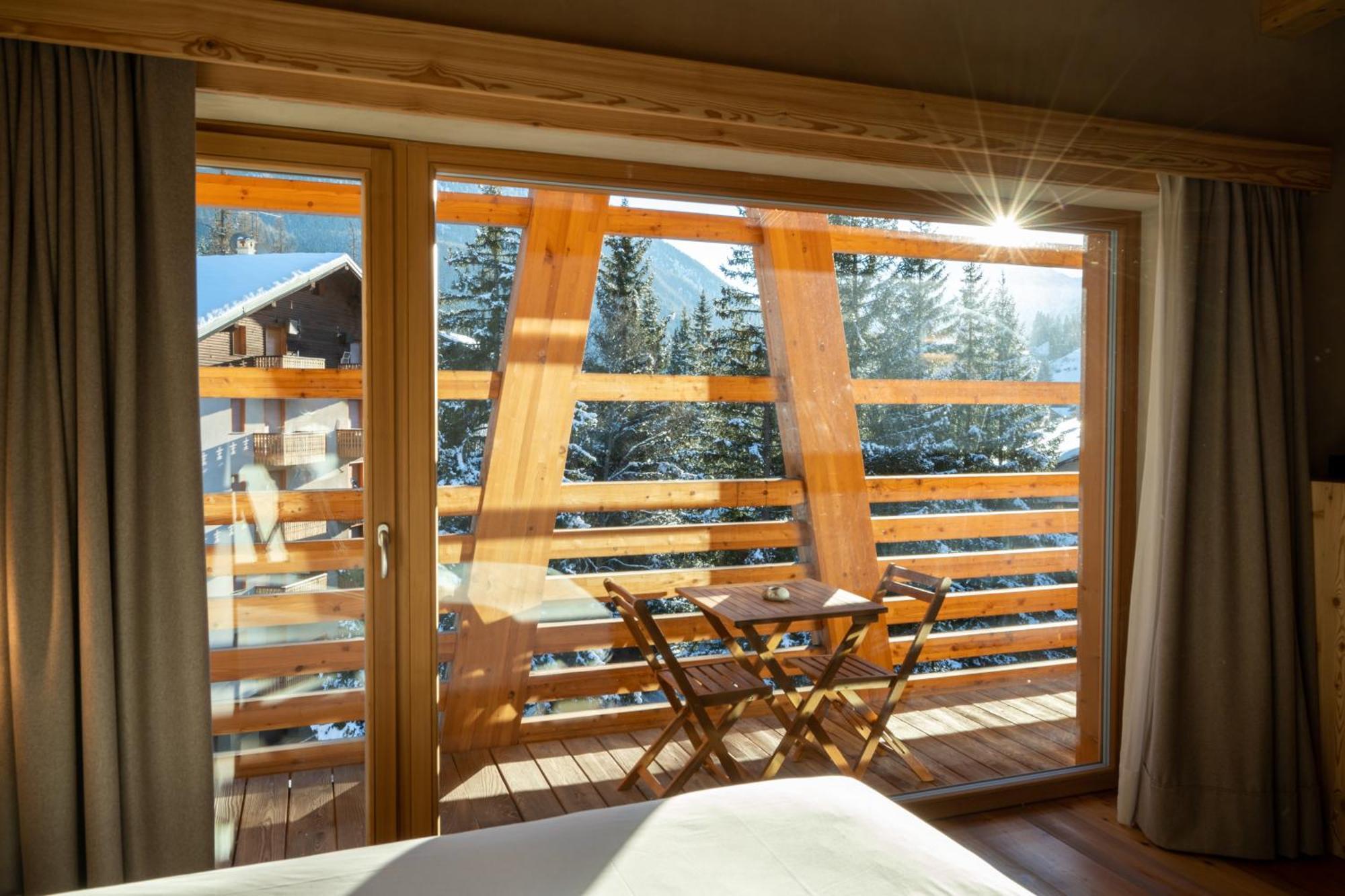 Au Charmant Petit Lac - Ecohotel Parc & Spa Champoluc Kültér fotó